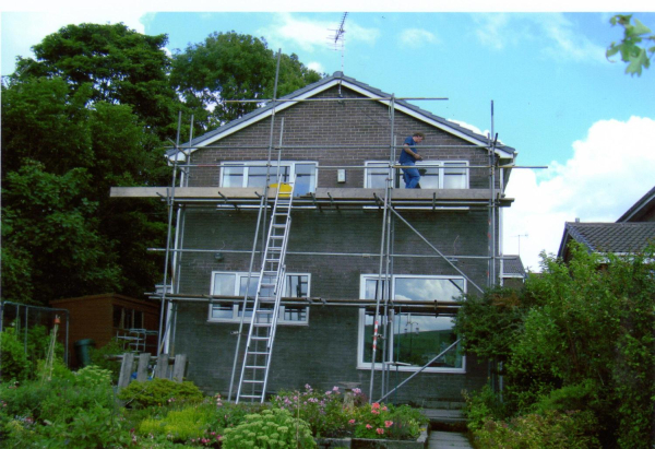 Pointing the gable end at No 8 Alderwood Grove, Edenfield
17-Buildings and the Urban Environment-05-Street Scenes-011-Edenfield
Keywords: 2008