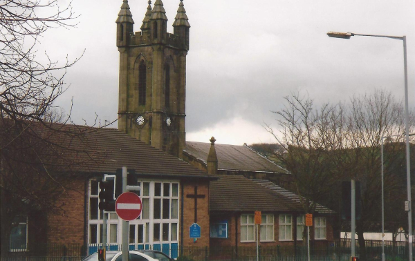 St Andrew's Church and School
06-Religion-01-Church Buildings-002-Church of England  -  St. Andrew, Bolton Street, Ramsbottom
Keywords: 2012