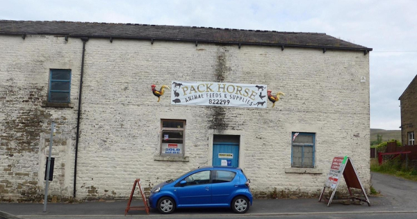 Nuttall?s Barn, Edenfield now used for animal feeds   14 July 14
17-Buildings and the Urban Environment-05-Street Scenes-011-Edenfield
Keywords: 2014