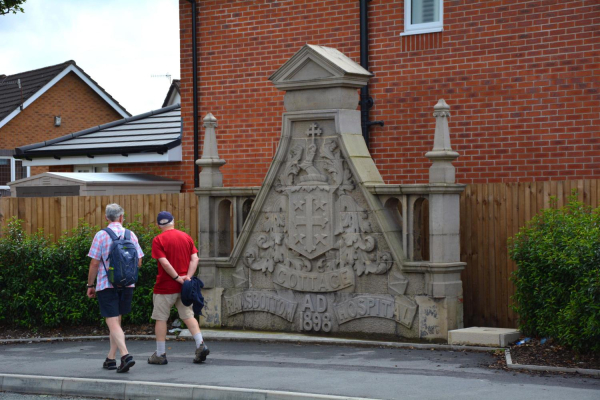 Ramsbottom Cottage Hospital stone relocated
17-Buildings and the Urban Environment-05-Street Scenes-019-Nuttall area
Keywords: 2016
