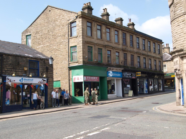 Shops on Bridge Street War Weekend
17-Buildings and the Urban Environment-05-Street Scenes-003-Bridge Street
Keywords: 2016