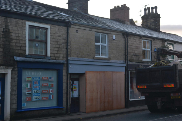 Closure of the bakery on Bolton Street
17-Buildings and the Urban Environment-05-Street Scenes-031 Bolton Street
Keywords: 2017