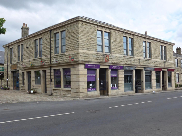 A new business: ICA Tuition Centre in the Co-op Building   , Market Street, Edenfield
17-Buildings and the Urban Environment-05-Street Scenes-011-Edenfield
Keywords: 2018