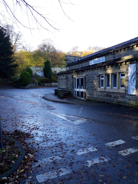 Porritts at Stubbins now closed
17-Buildings and the Urban Environment-05-Street Scenes-027-Stubbins Lane and Stubbins area
Keywords: 2018