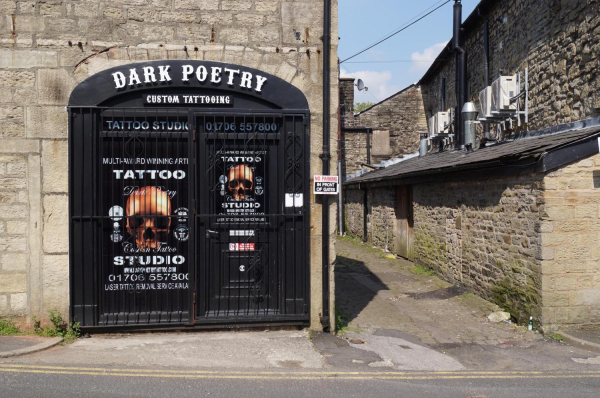 Tattoo Parlour on Smithy Street 
17-Buildings and the Urban Environment-05-Street Scenes-026-Square Street area
Keywords: 2018