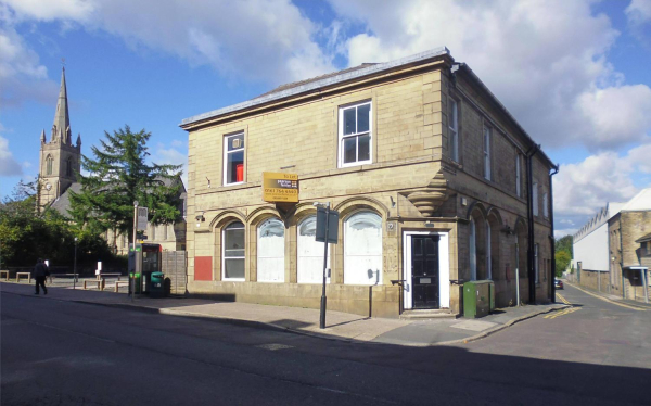 Old Nat West Bank on Bridge Street
17-Buildings and the Urban Environment-05-Street Scenes-003-Bridge Street
Keywords: 2018