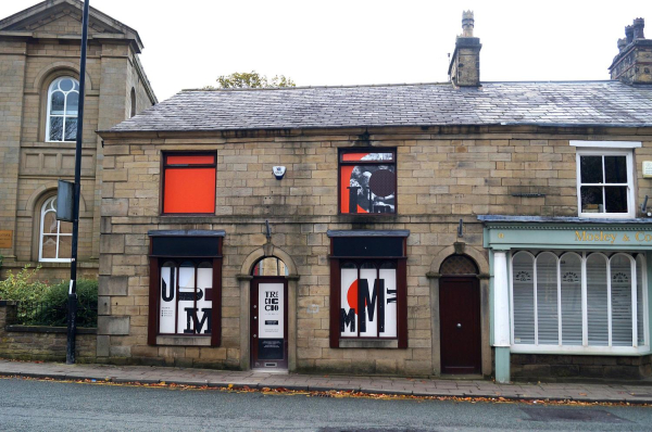 Old Village restaurant waiting to reopen - Market place 
17-Buildings and the Urban Environment-05-Street Scenes-017-Market Place
Keywords: 2018