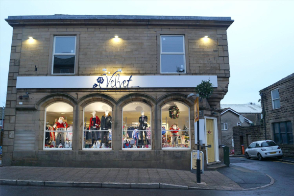 Velvet in old Nat West - Bridge Street
17-Buildings and the Urban Environment-05-Street Scenes-003-Bridge Street
Keywords: 2018