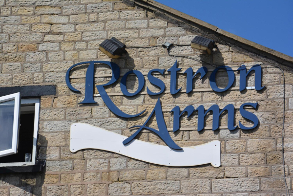 Rostron Arms 
14-Leisure-05-Pubs-026-Rostron Hotel
Keywords: 2018