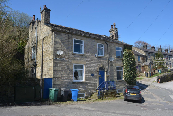 Cottage that used to be Sun Rise pub on Tanners Street 
17-Buildings and the Urban Environment-05-Street Scenes-006-Carr Street and Tanners area
Keywords: 2018