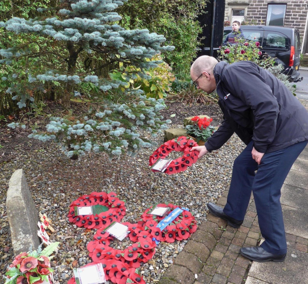 Remembrance Service in Edenfield Memorial Garden 
17-Buildings and the Urban Environment-05-Street Scenes-011-Edenfield
Keywords: 2018