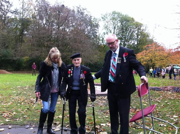 Memorial stone Unveiling Nuttall Park Sunday November 4th 2018 Old Soldier and Young Sailor 
14-Leisure-01-Parks and Gardens-001-Nuttall Park General
Keywords: 2018