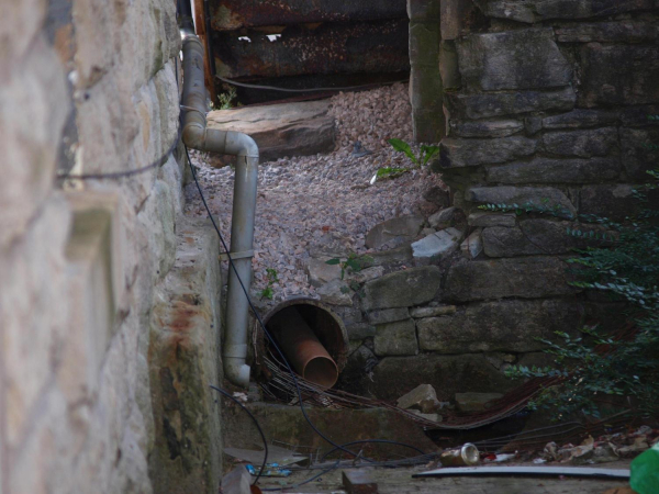 Carr's Well all dried up side of Estate Agents 
17-Buildings and the Urban Environment-05-Street Scenes-013-Holcombe Brook Area
Keywords: 2018