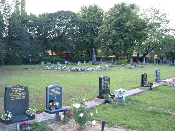 Ramsbottom Cemetery
17-Buildings and the Urban Environment-05-Street Scenes-007-Cemetery Road
Keywords: 2018