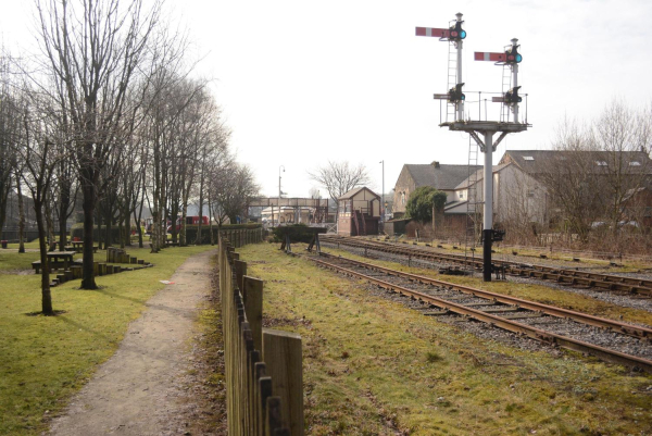 East Lancs Railway from Bridge Street gardens
17-Buildings and the Urban Environment-05-Street Scenes-003-Bridge Street
Keywords: 2018