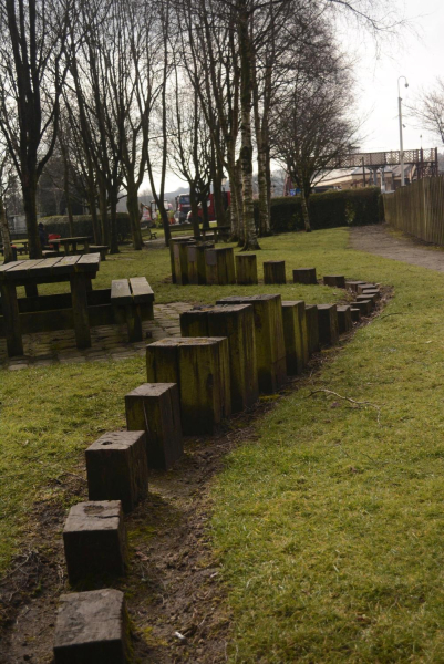 Bridge Street Gardens
17-Buildings and the Urban Environment-05-Street Scenes-003-Bridge Street
Keywords: 2018