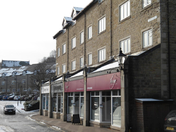 Lounge & Shops Prince Street 
17-Buildings and the Urban Environment-05-Street Scenes-026-Square Street area
Keywords: 2019