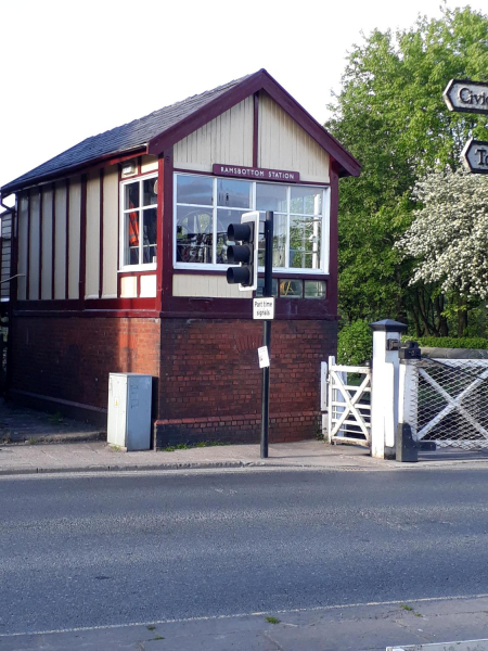 Signal Box on Bridge Street
17-Buildings and the Urban Environment-05-Street Scenes-003-Bridge Street
Keywords: 2019