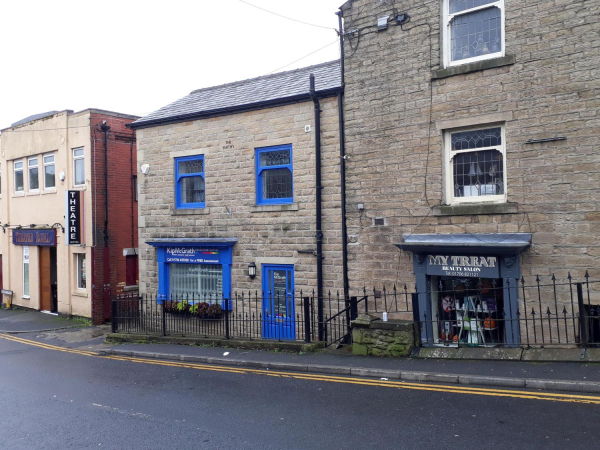 Shops on Smithy Street 
17-Buildings and the Urban Environment-05-Street Scenes-026-Square Street area
Keywords: 2019