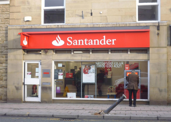 Bolton StreetBolton Street - Santander closed in 2019
17-Buildings and the Urban Environment-05-Street Scenes-031 Bolton Street
Keywords: 2019