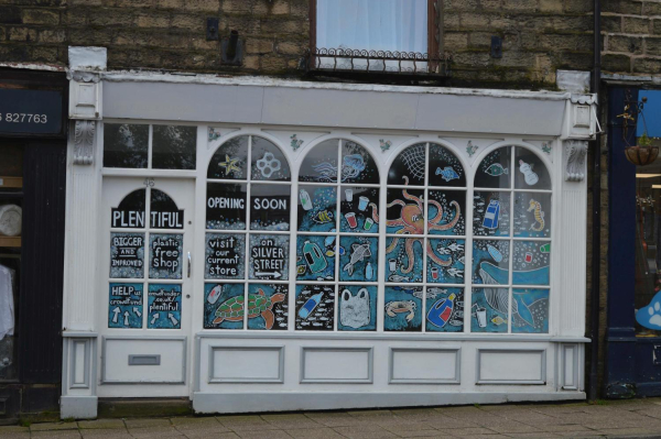 New Plentiful shop on Bridge Street before opening
17-Buildings and the Urban Environment-05-Street Scenes-003-Bridge Street
Keywords: 2019