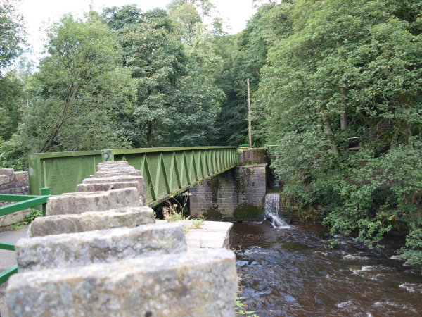 Iron Bridge over Irwell from Nuttall Park to Nuttall Lane
17-Buildings and the Urban Environment-05-Street Scenes-019-Nuttall area
Keywords: 2019