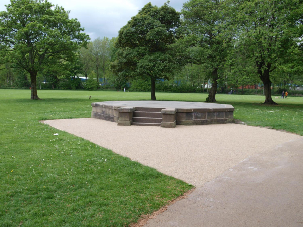 Newly restored Band Stand Nuttall Park
14-Leisure-01-Parks and Gardens-001-Nuttall Park General
Keywords: 2019