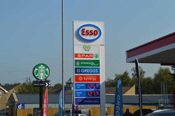 refurbished Esso garage on Stubbins Lane
17-Buildings and the Urban Environment-05-Street Scenes-027-Stubbins Lane and Stubbins area
Keywords: 2019