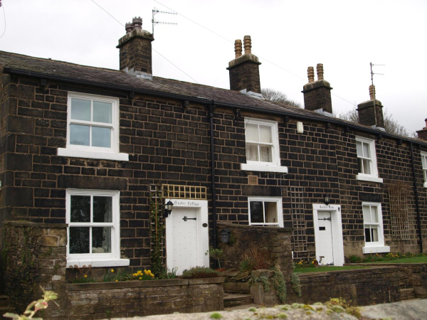 Exeter Cottage Row in Holcombe Village 
17-Buildings and the Urban Environment-05-Street Scenes-014-Holcombe Village
Keywords: 2020