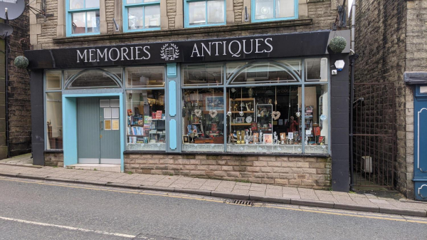 Memories Antiques - 37 Bridge Street
17-Buildings and the Urban Environment-05-Street Scenes-003-Bridge Street
Keywords: 2020