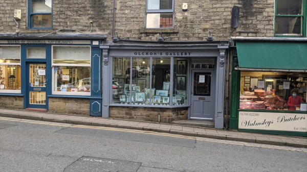 Yates and Suddell's Opticians, Olchon's Gallery and Walmsley's Butchers, 35, 33 and 31 Bridge Street
17-Buildings and the Urban Environment-05-Street Scenes-003-Bridge Street
Keywords: 2020