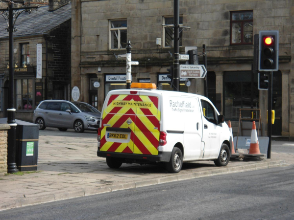 Let's fix the traffic lights in Market Place 
17-Buildings and the Urban Environment-05-Street Scenes-017-Market Place
Keywords: 2020