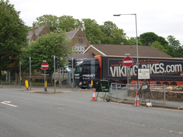 Bolton Road West closed were do I go Now waggon on Nuttall Lane
17-Buildings and the Urban Environment-05-Street Scenes-002-Bolton Road West
Keywords: 2020