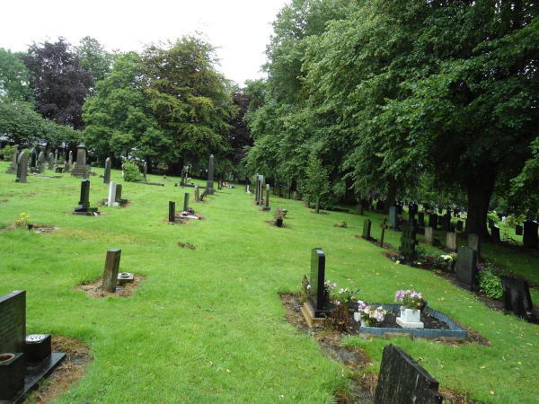 Ramsbottom Cemetery
17-Buildings and the Urban Environment-05-Street Scenes-007-Cemetery Road
Keywords: 2020