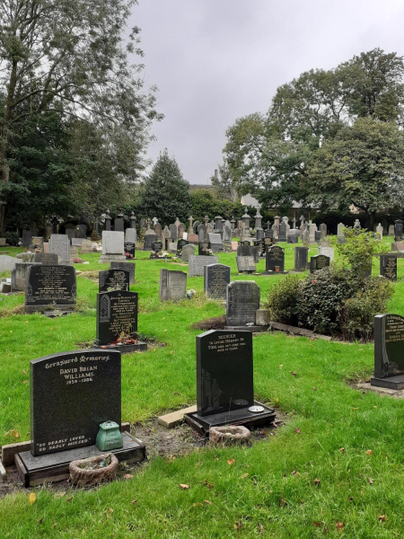 Ramsbottom Cemetery
17-Buildings and the Urban Environment-05-Street Scenes-007-Cemetery Road
Keywords: 2020