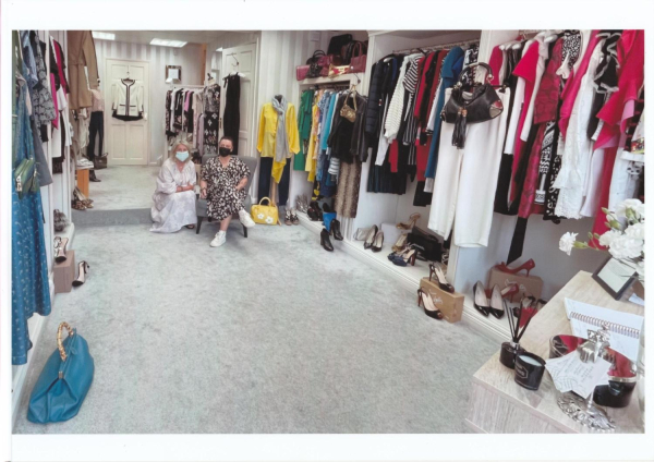 Interior of Dress shop women wearing masks
17-Buildings and the Urban Environment-05-Street Scenes-003-Bridge Street
Keywords: 2021