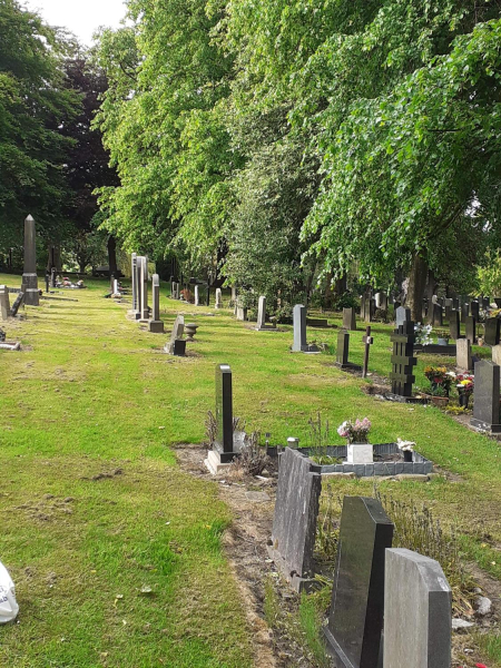 Ramsbottom Cemetery 
17-Buildings and the Urban Environment-05-Street Scenes-007-Cemetery Road
Keywords: 2021