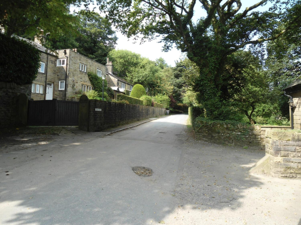 House on Cross Lane  
17-Buildings and the Urban Environment-05-Street Scenes-014-Holcombe Village
Keywords: 2021