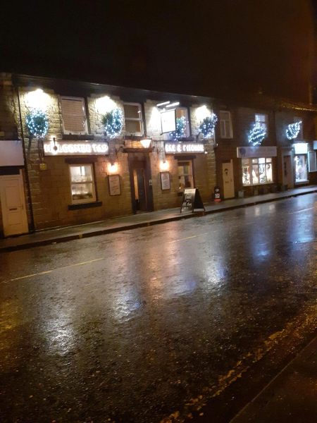 Holcombe Tap and shops on Bolton Road West ready for Xmas  
17-Buildings and the Urban Environment-05-Street Scenes-002-Bolton Road West
Keywords: 2021