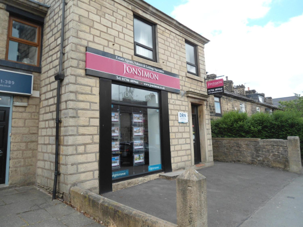 John Simon Estate Agent use to be Carr's Butchers  , Bolton Road West
17-Buildings and the Urban Environment-05-Street Scenes-002-Bolton Road West
Keywords: 2021