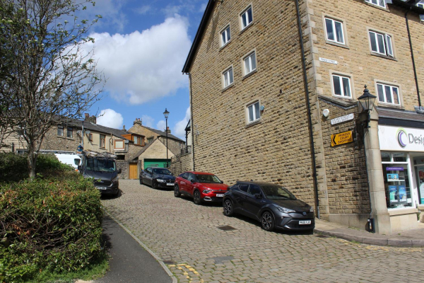 Cobbled Road upside of Draba Street/Draba Brow 
17-Buildings and the Urban Environment-05-Street Scenes-030-Union Street supermarket area
Keywords: 2022