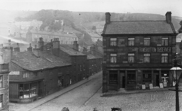Ramsbottom Market Place   1920's 
17-Buildings and the Urban Environment-05-Street Scenes-017-Market Place
Keywords: 1929