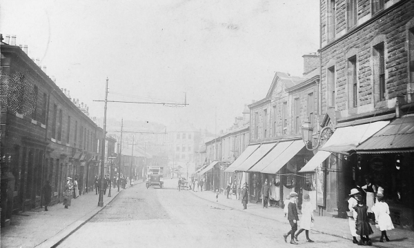 1914. View of Bolton Street,
17-Buildings and the Urban Environment-05-Street Scenes-031 Bolton Street
Keywords: 1914