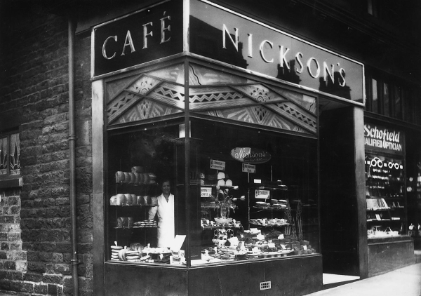 Nickson's cafe, Bridge St. Ramsbottom Now is a Chinese Take away (by 1977)
17-Buildings and the Urban Environment-05-Street Scenes-003-Bridge Street
Keywords: 1940