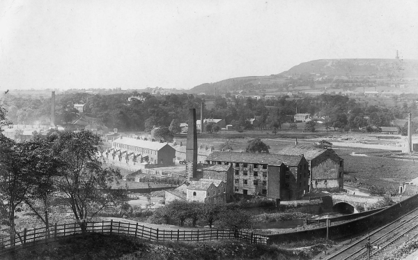 Twist Mill, Summerseat. P/c dated Summerseat 5/10/1905  Edward Hamer used this site for fustian spinning in 18th C. Bought Peel & Yates 1786, [see card for fuller history] Upper mill (left) and Robin Road Mill 
17-Buildings and the Urban Environment-05-Street Scenes-028-Summerseat Area
Keywords: 1945
