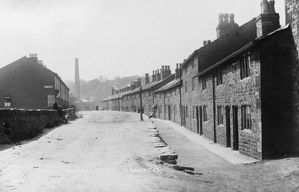 Looking east along Railway St, Summerseat c 1920
17-Buildings and the Urban Environment-05-Street Scenes-028-Summerseat area
Keywords: 1945