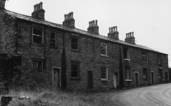 Nuttall Road, abandoned, c 1940 Nos 2-12 
17-Buildings and the Urban Environment-05-Street Scenes-019-Nuttall area
Keywords: 1945