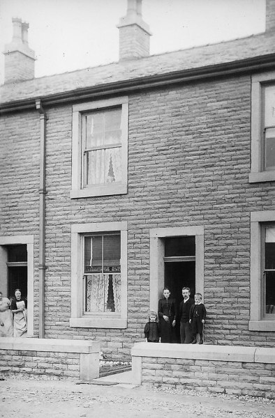 5 Fir street, c. 1890 when it was a brand new house - Peel Brow area
17-Buildings and the Urban Environment-05-Street Scenes-021-Peel Brow area
Keywords: 1945