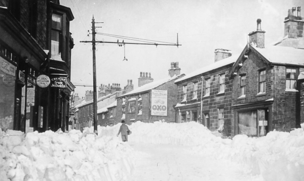 Edenfield Market Place, Feb 1940
17-Buildings and the Urban Environment-05-Street Scenes-011-Edenfield
Keywords: 1945