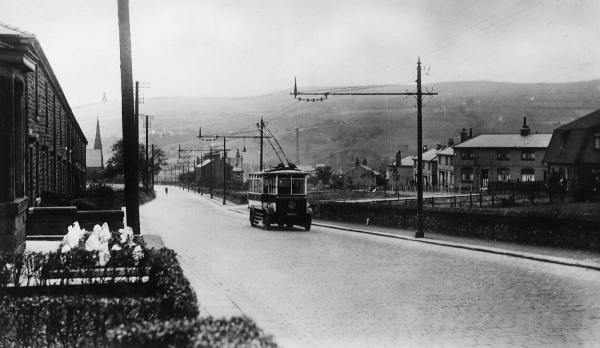 Trolley bus no3? an Bolton Road North Edenfield
17-Buildings and the Urban Environment-05-Street Scenes-011-Edenfield
Keywords: 1945
